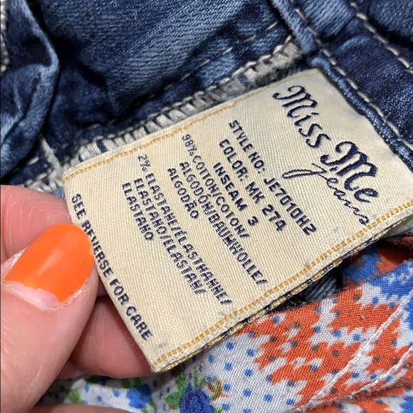 Miss Me signature Shorts Distressed Size 25 EUC - Picture 9 of 13